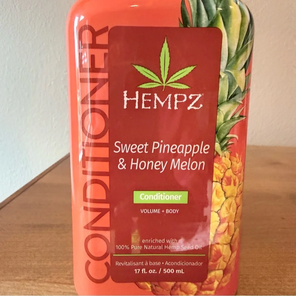 New Hempz sweet pineapple and honey melon shampoo and conditioner bundle